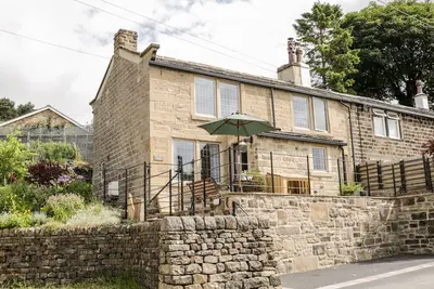 Image de Box Tree Cottage, pet friendly, character holiday cottage in Oxenhope