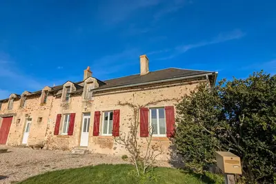 Gîte en Brenne avec Terrasse et Garage Privé