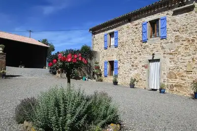 Image de Gite 3 étoiles - authentique - grand jardin - piscine