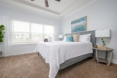 Image de Home for groups Ii | steps to bch | sleeps 16