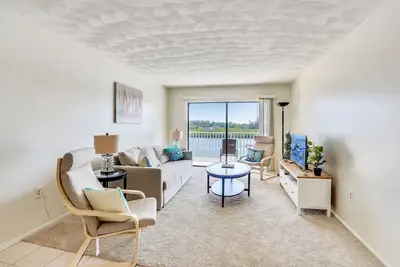 Image de Bayshore Yacht & Tennis 314 - Steps to beach, 4 Tennis Courts|Pool|Spa|Sauna