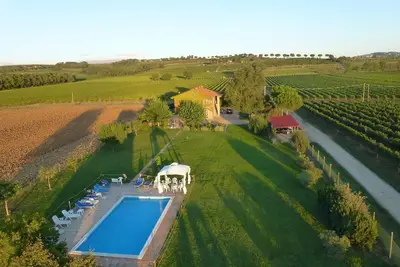Image de Maison de vacances Torgiano pour 1 - 14 personnes avec 7 chambres à coucher - Ferme