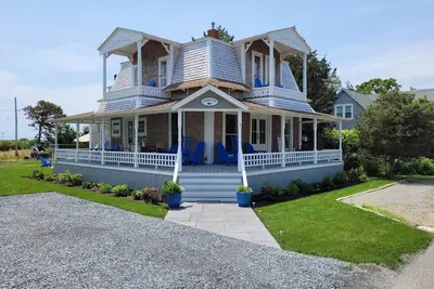 Image de Welcome to The “Summer Wind” House! 5-Minutes to the Beach!
