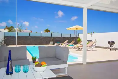 Image de ! Promo 3-30/9! Luxueuse villa avec piscine privée, proche commerces et plage