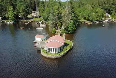 Image de Private Island - Largest Fresh Water Reservoir in Mass. . . .