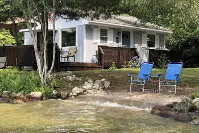 Image de Waterfront Cottage on White Island Pond w/private beach. Pet-Friendly!