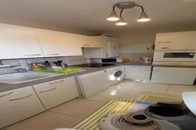 Image de Chic and Charming two-room apartment with swimming pool.