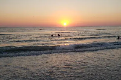 Image de Madeira Bonita Beach Charmer \nSteps from the Gulf of Mexico