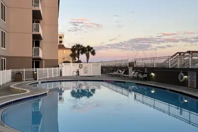 Image de Ready to book! , Ground floor 3 bed, 3 bath. Resrvd parkng & Free beach service