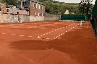 Image de 7 Ch 6 Sb 12\/14 adultes et 6\/8 enf Piscine, Jacuzzi, Tennis éclairé, Basket