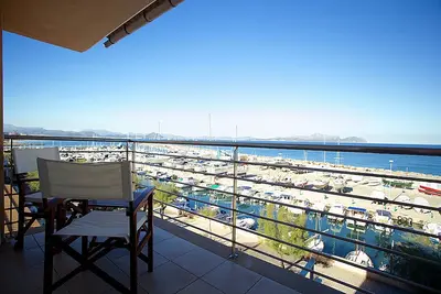 Image de Appartement avec vue imprenable sur le port de plaisance de Can Picafort