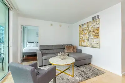 Stunning Clean 3br Apt @Brickell, Free Parking