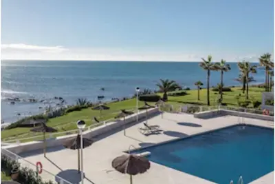 Apartamento en 1ª Línea de Playa con Terraza Cubierta y Descubierta