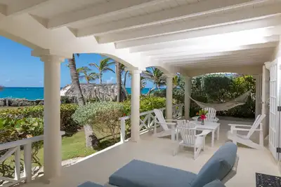 Image de Inchcape Seaside Villas right on Silver Sands Beach - House Sunset downstairs