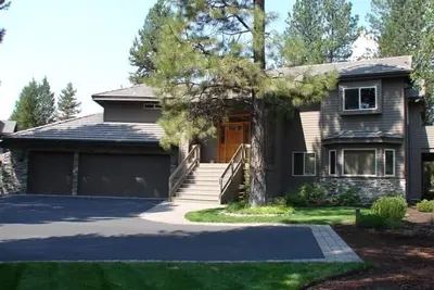 30 Tournament, Private Forest Views