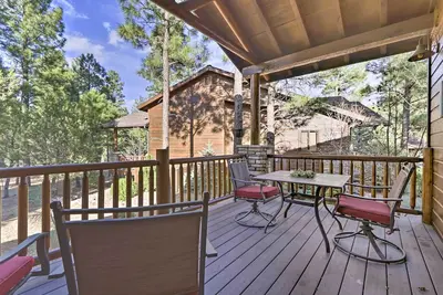 4 Mi to Fool Hollow Lake: Cabin w\/ Tranquil Deck