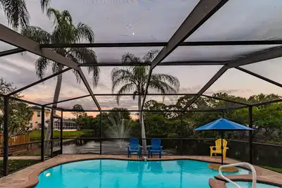 Image de New! Modern & Super Stylish 3br/3ba Pool Home-9 mins to Madeira Beach!