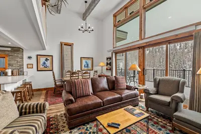 Image de Just Remodeled! Hike/Bike In/Out w/Slope Views-Heated Pool-HotTub-Gym-Tennis-Grill-W/D in Unit-Decks