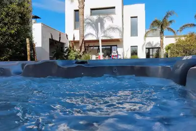 Image de Villa comptemporaine pool&spa