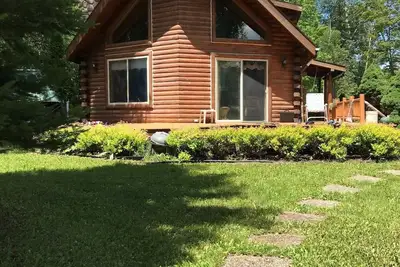 Image de Log Cabin On Sturgeon River
