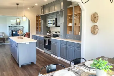 Image de Spacious & Private Canandaigua Lake Getaway - Lake Access, Master Suite, Firepit