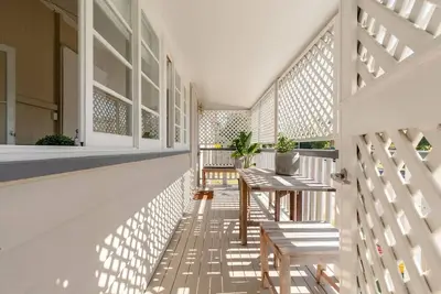Image de Quaint & Cosy 1 Bedroom Apartment in Queenslander.