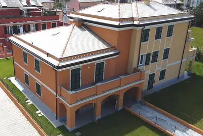 Apartment O with private balcony