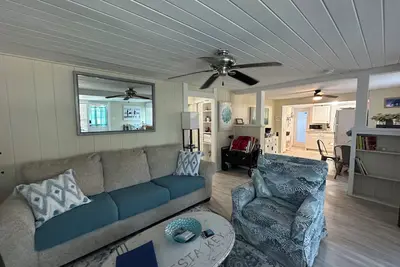 Image de Siesta Key- 2 Bed 1Bath Villa, 1500 ft from Beach, Barefoot Bungalows -\"Gull\"