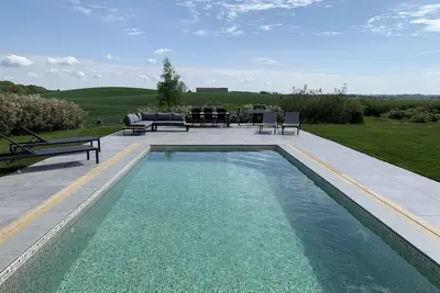 Image de Luxurious villa with swimming pool in an idyllic location with stunning views