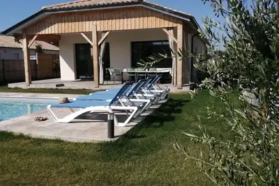 Image de Bourg d'Hourtin, Maison neuve avec piscine et jardin proche du lac.
