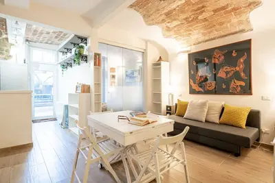 Image de Oltrarno Bright Apartment with Private Patio