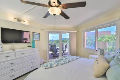 Image de Spacious Corner 4/2 with Bunkhouse Getaway!