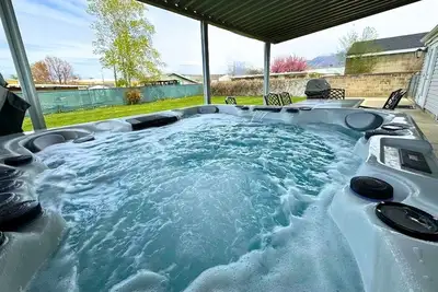 Image de Serene 1600 Sq Ft Home Near Dimple Dell Park