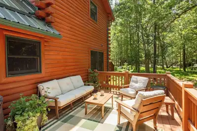 Image de New! Crow's Nest: Lake Access, A/C, Fire Pit!