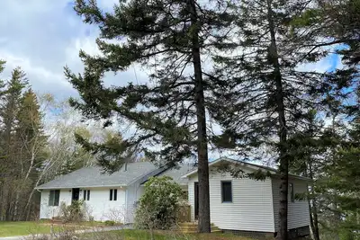 Image de Oceanfront home only 2 miles to Acadia Natl Park & close to downtown Bar Harbor