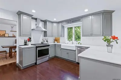 Image de Saratoga Links track rental 4 bed 2. 5 bath. Sleeps 8! !