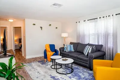 2201 - Suite B · Ocean Spray Hideaway - New Steps to Beach and Sand