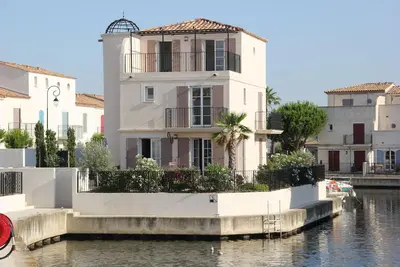 Image de \"La Batelière\"  Aigues Mortes, 4 chambres, 124m2, Piscine privée, grand confort.