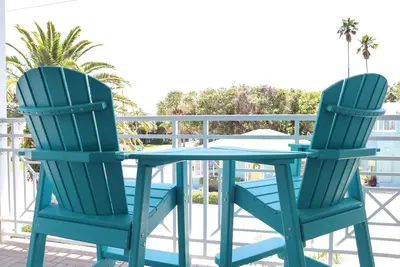 Image de ♥ Beach Condo ♥ New ♥ Sleeps 10 ♥ 3 Bd 2. 5 Ba ♥ U1