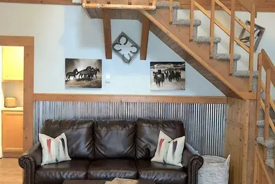 Image de Happy Trails, nestled on a tree lined street & walking distance to historic downtown Cody!