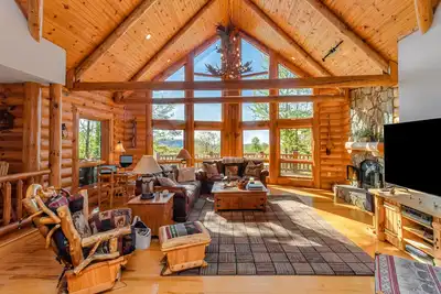 Image de Mountain View Cabin near Asheville with Hot Tub