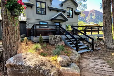 Image de Air-Conditioning, Hot Tub, Modern Retreat!