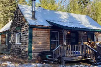 Image de Peaceful Maine cabin on 16 beautiful acres!