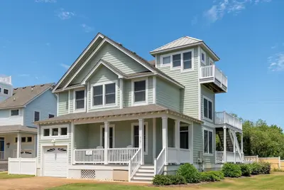 Gone Coastal: Dog-Friendly (2 max), Private Pool, Sleeps 8