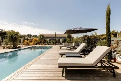 Image de Beautiful villa 800m from the ocean - 5 bdrms 12 pers - heated salt pool and pétanque court
