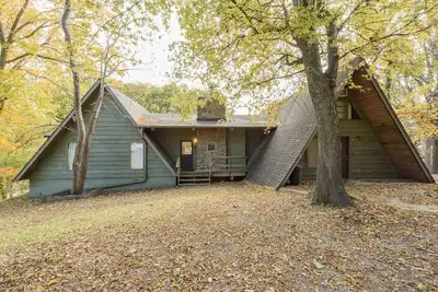 Image de Charming, Private and Fully Furnished Lake Home on Grand Lake