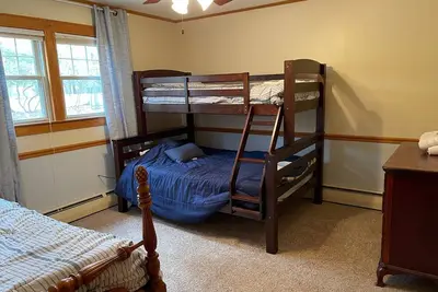 Image de Mountain retreat with lovely outdoor space and minutes' walk to Lake Harmony