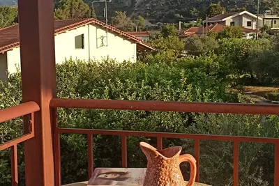 Image de Holiday two-floor 133 square meters house with large garden and lemon trees.
