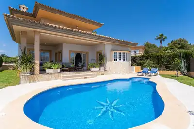 Image de Magnifique maison de 3 chambres à Cala.