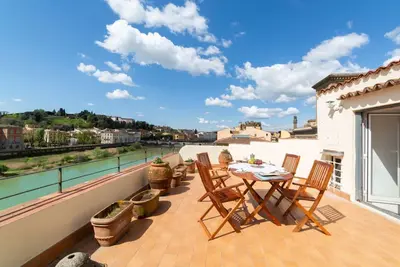Image de Lungarno attic with private terrace and lift